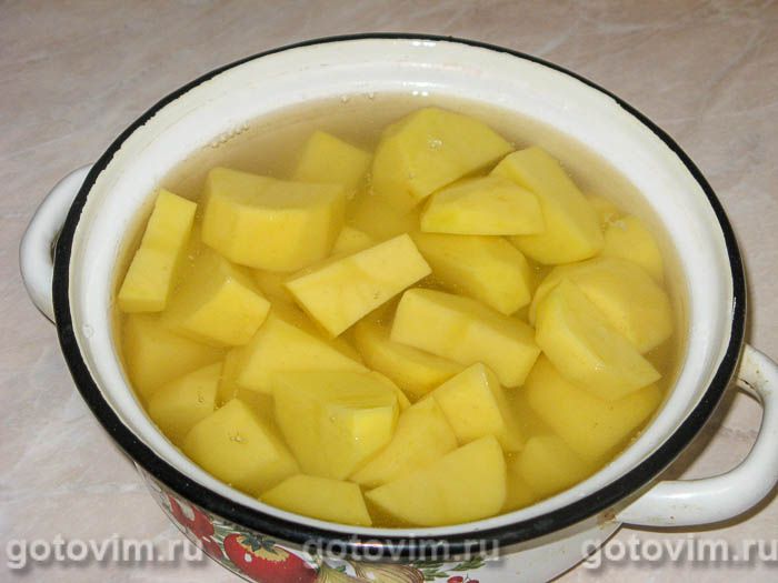 Фотографии рецепта Картофельные пирожки с квашеной капустой, 01 Картофельные пирожки с квашеной капустой, Шаг 01