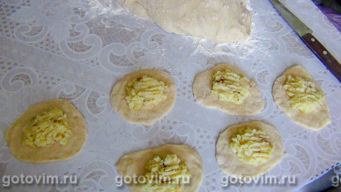 Фотографии рецепта Дрожжевые пирожки с картошкой и морковью, 09 Дрожжевые пирожки с картошкой и морковью, Шаг 09