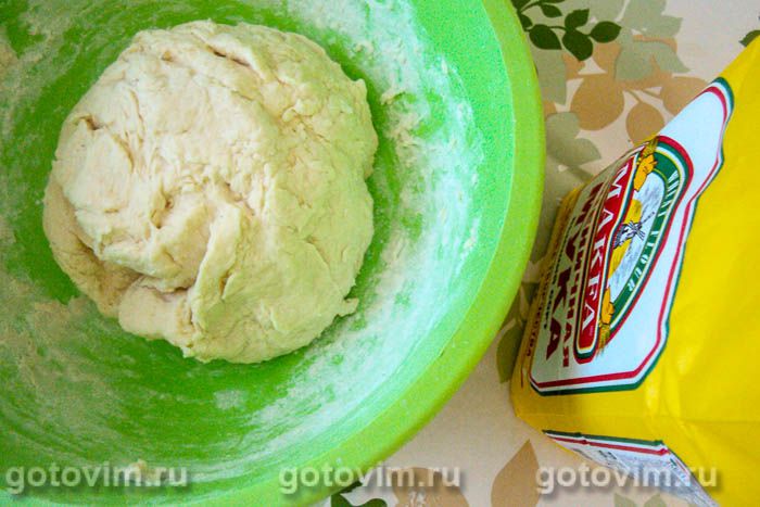 Фотографии рецепта Пирожки с начинкой из творога и зеленого лука, 04 Пирожки с начинкой из творога и зеленого лука, Шаг 04