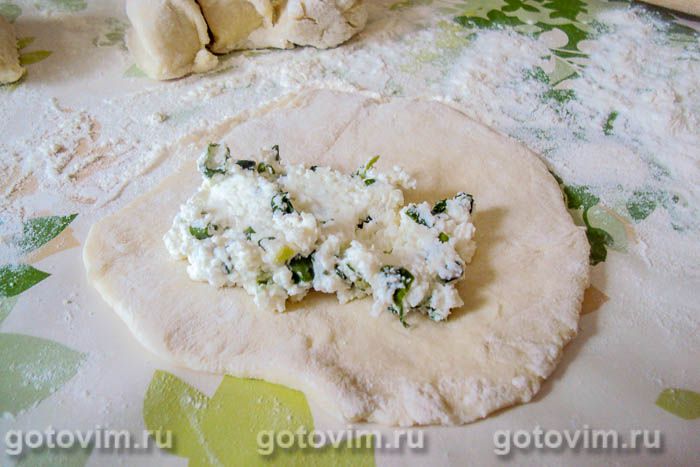 Фотографии рецепта Пирожки с начинкой из творога и зеленого лука, 07 Пирожки с начинкой из творога и зеленого лука, Шаг 07