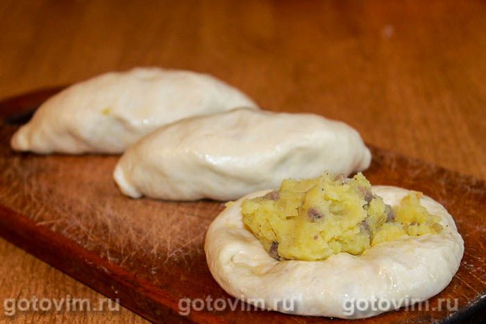 Фотографии рецепта Пирожки с печенью и картошкой, 03 Пирожки с печенью и картошкой, Шаг 03