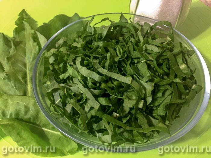 Фотографии рецепта Пирожки со щавелем, жаренные на сковородке, 05 Пирожки со щавелем, жаренные на сковородке, Шаг 05