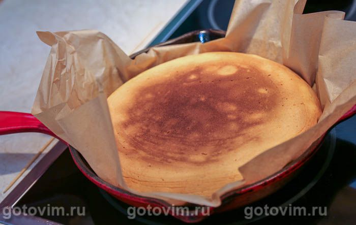 Фотографии рецепта Пирог на сковороде с курицей и грибами, 14 Пирог на сковороде с курицей и грибами, Шаг 14