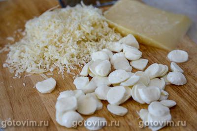 Фотографии рецепта Пиццы на кефире с лисичками и беконом, 08 Пиццы на кефире с лисичками и беконом, Шаг 08