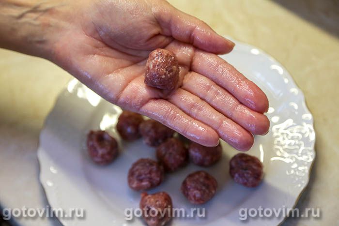Фотографии рецепта Пицца на кефире с беконом и фрикадельками, 05 Пицца на кефире с беконом и фрикадельками, Шаг 05