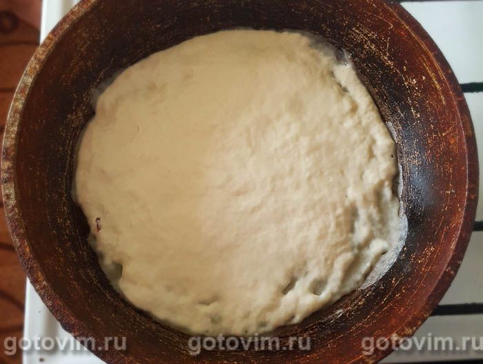 Фотографии рецепта Пицца на сковороде с грибами, колбасой и сладким перцем, 02 Пицца на сковороде с грибами, колбасой и сладким перцем, Шаг 02