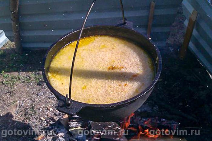 Фотографии рецепта Плов с черносливом на костре, 05 Плов с черносливом на костре, Шаг 05