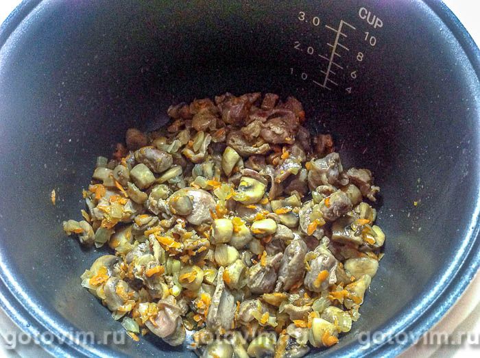 Фотографии рецепта Плов с куриными желудками и грибами в мультиварке, 05 Плов с куриными желудками и грибами в мультиварке, Шаг 05