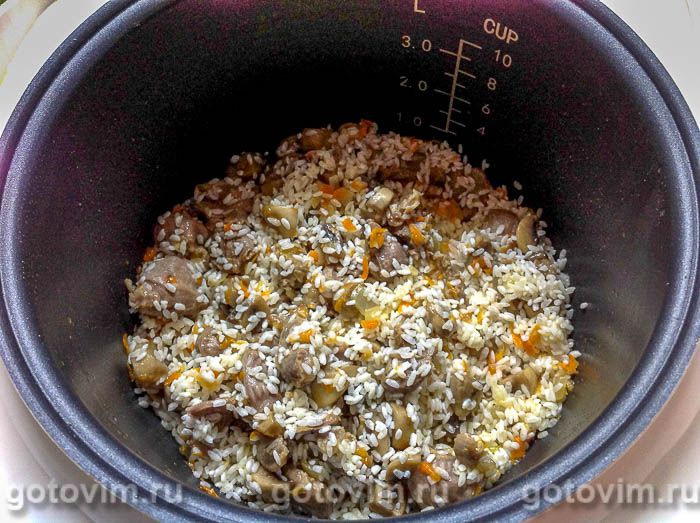 Фотографии рецепта Плов с куриными желудками и грибами в мультиварке, 06 Плов с куриными желудками и грибами в мультиварке, Шаг 06