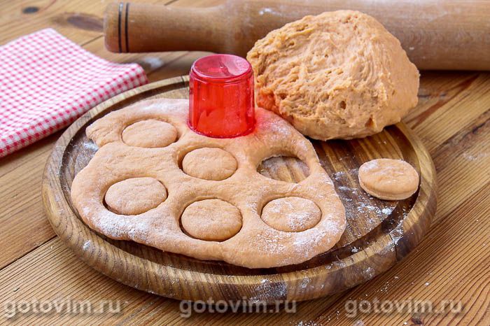 Фотографии рецепта Постное печенье на томатном соке, 05 Постное печенье на томатном соке, Шаг 05