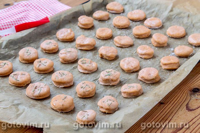 Фотографии рецепта Постное печенье на томатном соке, 06 Постное печенье на томатном соке, Шаг 06
