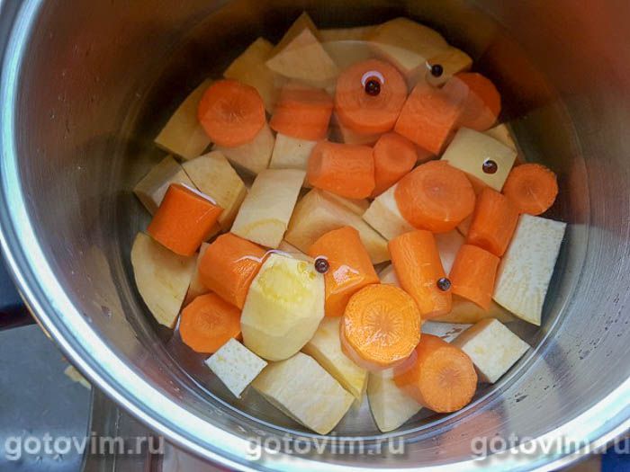 Фотографии рецепта Рутмусс - картофельное пюре с брюквой и морковью по-шведски (Rotmos), 02 Рутмусс - картофельное пюре с брюквой и морковью по-шведски (Rotmos), Шаг 02