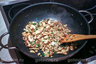 Фотографии рецепта Расстегаи с белыми грибами и курицей, 05 Расстегаи с белыми грибами и курицей, Шаг 05