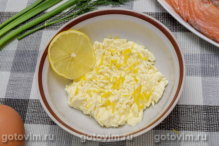 Фотографии рецепта Закуска «Колокольчик» из семги с сыром, 02 Закуска «Колокольчик» из семги с сыром, Шаг 02