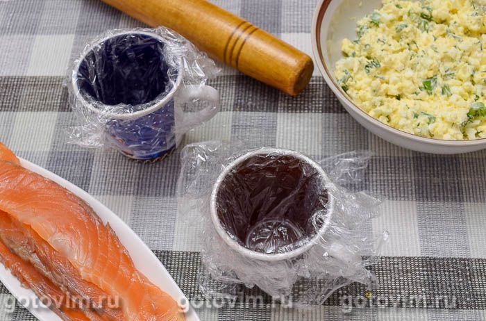 Фотографии рецепта Закуска «Колокольчик» из семги с сыром, 05 Закуска «Колокольчик» из семги с сыром, Шаг 05