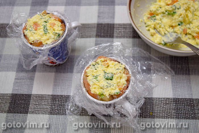 Фотографии рецепта Закуска «Колокольчик» из семги с сыром, 07 Закуска «Колокольчик» из семги с сыром, Шаг 07