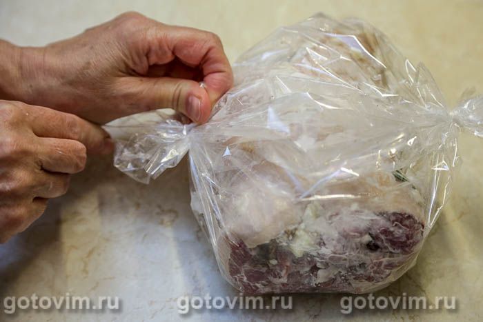 Фотографии рецепта Рулет из свиной рульки с грибной начинкой из лисичек, 13 Рулет из свиной рульки с грибной начинкой из лисичек, Шаг 13