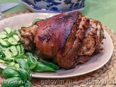 Рулька варено-запеченная с глазурью из брусничного варенья