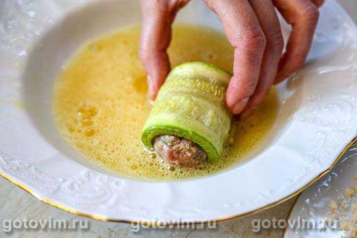 Фотографии рецепта Рулетики из кабачков с куриной котлетой, 09 Рулетики из кабачков с куриной котлетой, Шаг 09