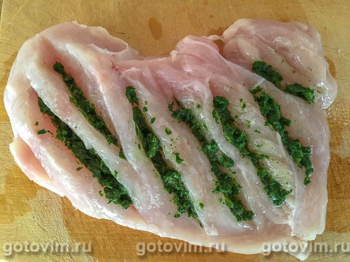 Фотографии рецепта Куриный рулет со шпинатом, 02 Куриный рулет со шпинатом, Шаг 02