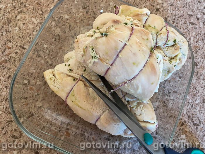 Фотографии рецепта Куриный рулет со шпинатом, 05 Куриный рулет со шпинатом, Шаг 05