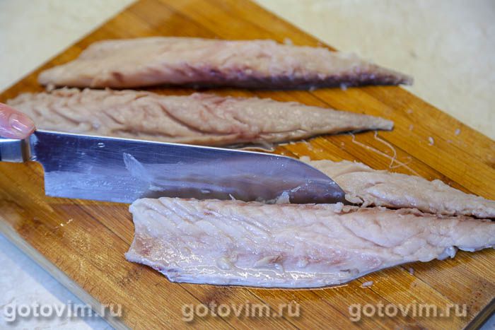 Фотографии рецепта Рулет из скумбрии в горчичном маринаде, 03 Рулет из скумбрии в горчичном маринаде, Шаг 03