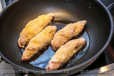 Фотографии рецепта Мясные рулетики в панировке с моцареллой и помидорами, 08 Мясные рулетики в панировке с моцареллой и помидорами, Шаг 08