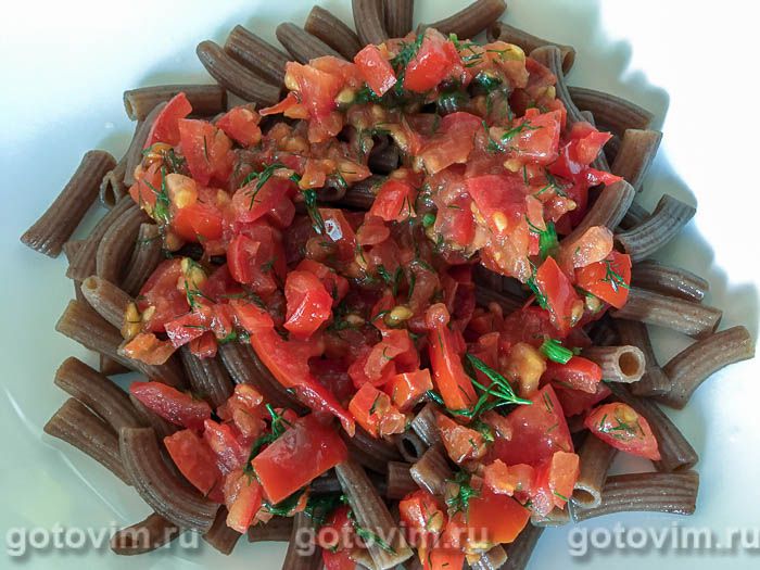 Фотографии рецепта Ржаные макароны с помидорами, укропом и плавленым сыром, 06 Ржаные макароны с помидорами, укропом и плавленым сыром, Шаг 06