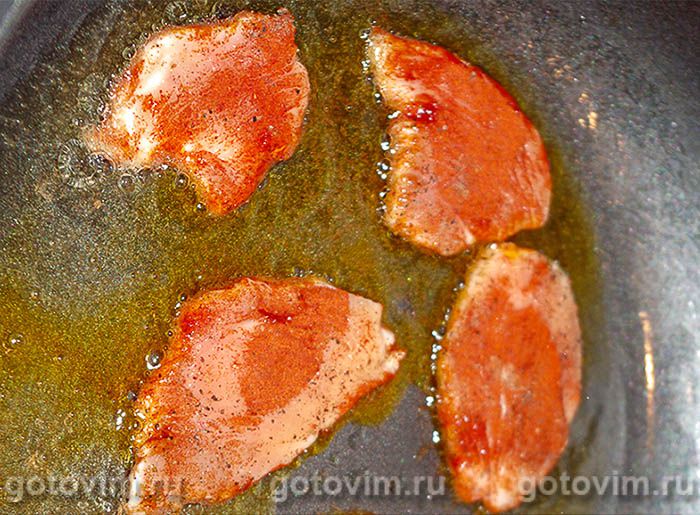 Фотографии рецепта Салат из арбуза с фетой, курицей и гренками, 01 Салат из арбуза с фетой, курицей и гренками, Шаг 01