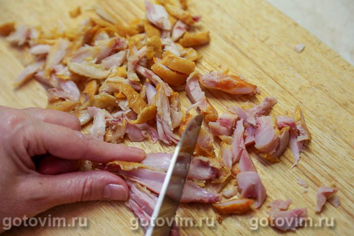 Фотографии рецепта Теплый салат из лисичек с копченной курицей и овощами, 02 Теплый салат из лисичек с копченной курицей и овощами, Шаг 02
