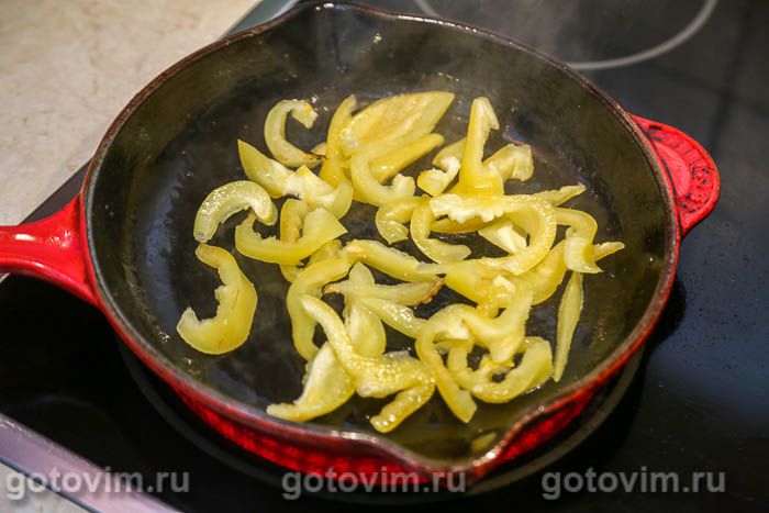 Фотографии рецепта Теплый салат из лисичек с копченной курицей и овощами, 05 Теплый салат из лисичек с копченной курицей и овощами, Шаг 05