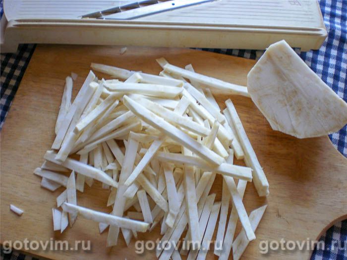 Фотографии рецепта Салат с жареным сельдереем и овощами, 01 Салат с жареным сельдереем и овощами, Шаг 01