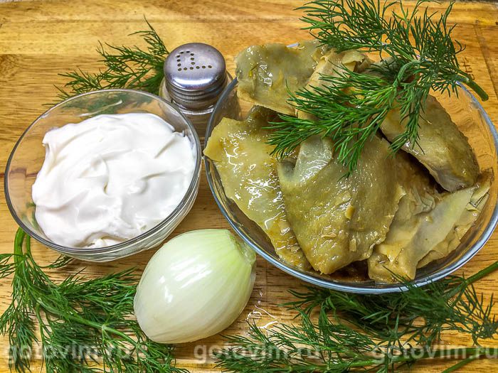 Фотографии рецепта Салат из соленых груздей с луком и сметаной, 01 Салат из соленых груздей с луком и сметаной, Шаг 01