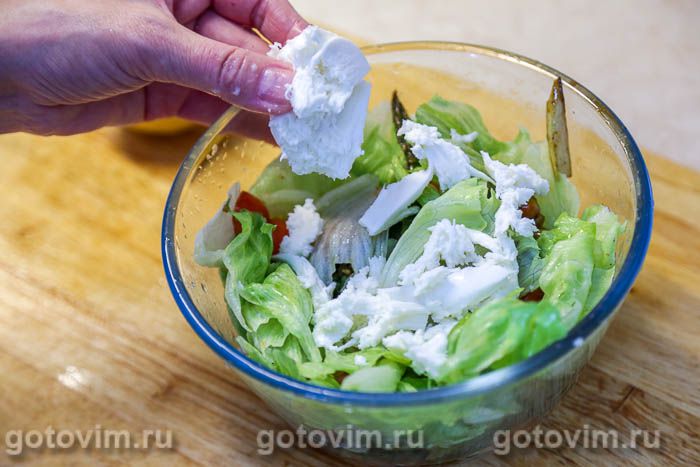 Фотографии рецепта Тёплый салат со спаржей и помидорами черри и моцареллой, 08 Тёплый салат со спаржей и помидорами черри и моцареллой, Шаг 08
