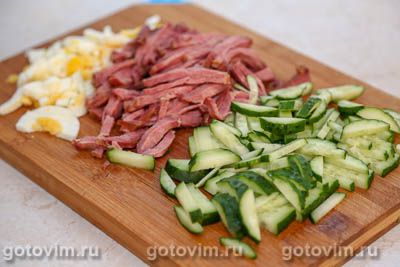 Фотографии рецепта Салат из языка с овощами и сыром, 01 Салат из языка с овощами и сыром, Шаг 01