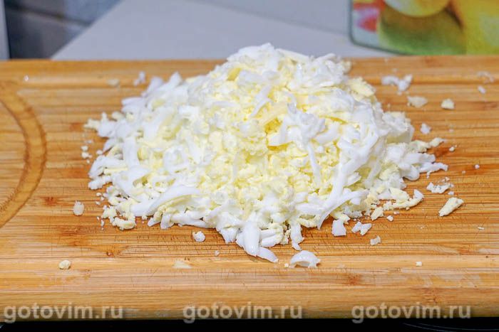 Фотографии рецепта Слоеный салат с копченой курицей и маком, 03 Слоеный салат с копченой курицей и маком, Шаг 03