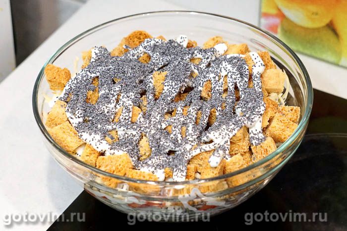 Фотографии рецепта Слоеный салат с копченой курицей и маком, 10 Слоеный салат с копченой курицей и маком, Шаг 10