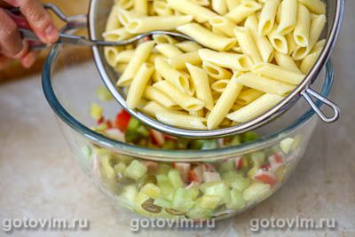 Фотографии рецепта Макаронный салат с крабовыми палочками VIČI, 05 Макаронный салат с крабовыми палочками VIČI, Шаг 05