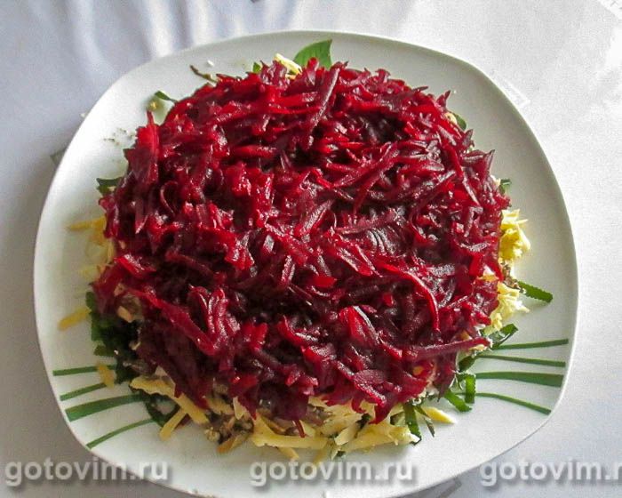 Фотографии рецепта Слоеный салат из свеклы, морской капусты и шпрот, 10 Слоеный салат из свеклы, морской капусты и шпрот, Шаг 10