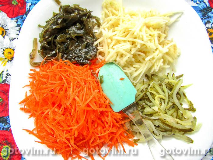 Фотографии рецепта Салат из морской капусты с яйцом, огурцом, морковью и яблоками, 03 Салат из морской капусты с яйцом, огурцом, морковью и яблоками, Шаг 03