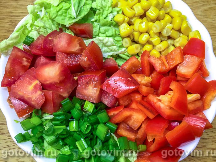 Фотографии рецепта Салат из пекинской капусты с кукурузой, помидорами и болгарским перцем, 05 Салат из пекинской капусты с кукурузой, помидорами и болгарским перцем, Шаг 05