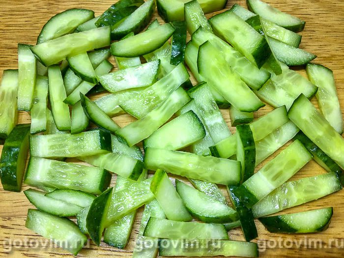 Фотографии рецепта Салат из пекинской капусты, кукурузы и огурца с майонезом, 04 Салат из пекинской капусты, кукурузы и огурца с майонезом, Шаг 04