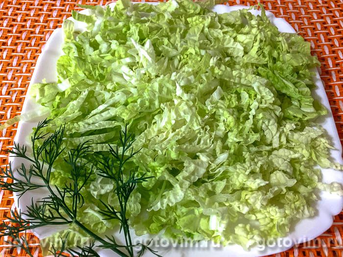 Фотографии рецепта Салат из пекинской капусты с яйцом, кунжутом и помидорами, 01 Салат из пекинской капусты с яйцом, кунжутом и помидорами, Шаг 01