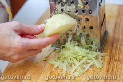 Фотографии рецепта Салат из редьки с морковью и зернами граната, 01 Салат из редьки с морковью и зернами граната, Шаг 01