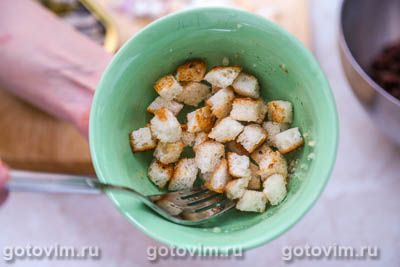 Фотографии рецепта Салат со шпротами, фасолью и плавленым сырком, 03 Салат со шпротами, фасолью и плавленым сырком, Шаг 03