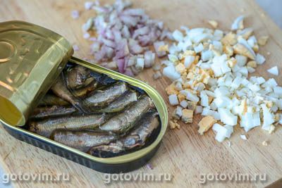 Фотографии рецепта Салат со шпротами, фасолью и плавленым сырком, 05 Салат со шпротами, фасолью и плавленым сырком, Шаг 05