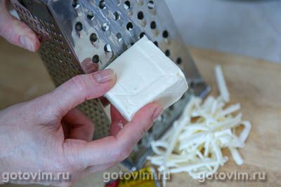 Фотографии рецепта Салат со шпротами, фасолью и плавленым сырком, 06 Салат со шпротами, фасолью и плавленым сырком, Шаг 06