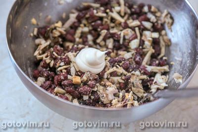 Фотографии рецепта Салат со шпротами, фасолью и плавленым сырком, 09 Салат со шпротами, фасолью и плавленым сырком, Шаг 09