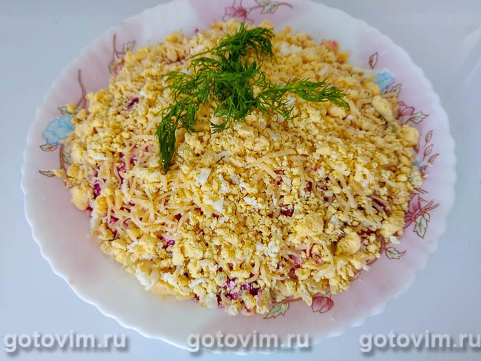 Фотографии рецепта Слоеный салат со свининой, свеклой и сыром, 08 Слоеный салат со свининой, свеклой и сыром, Шаг 08