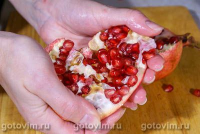 Фотографии рецепта Салат из помидоров с гранатом, 02 Салат из помидоров с гранатом, Шаг 02